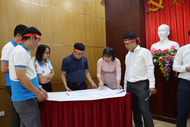 Bộ GTVT trao giải cuộc thi về cải c&aacute;ch h&agrave;nh ch&iacute;nh - Ảnh 4.