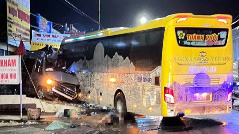 B&atilde;i xe đường Li&ecirc;n Phường đ&atilde; bị kiểm tra nhưng Th&agrave;nh Bưởi vẫn c&ocirc;ng khai đ&oacute;n kh&aacute;ch - Ảnh 1.