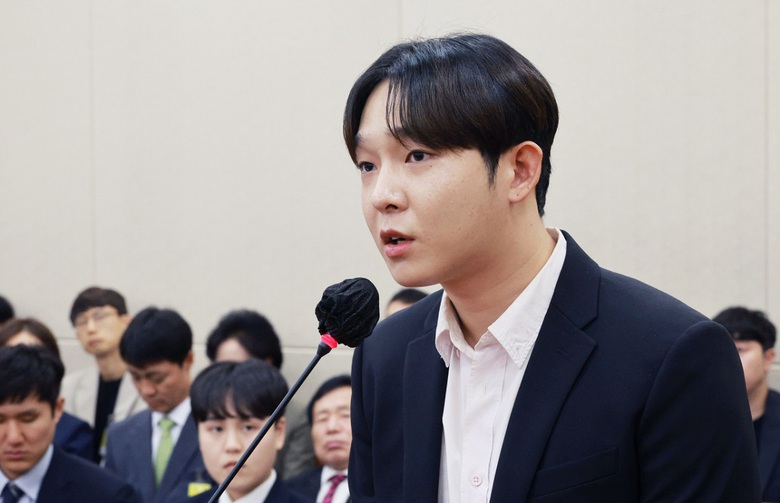 Từng bán nhà vì nghiện ma túy, mỹ nam Kpop ra Quốc hội mong sự hỗ trợ - Ảnh 1. Từng bán nhà vì nghiện ma túy, mỹ nam Kpop ra Quốc hội mong sự hỗ trợ - Ảnh 1.