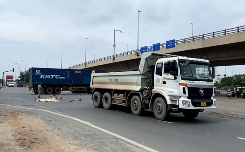 Tin tức tai nạn giao th&ocirc;ng mới nhất ng&agrave;y h&ocirc;m nay 16/10/2023 - Ảnh 2.