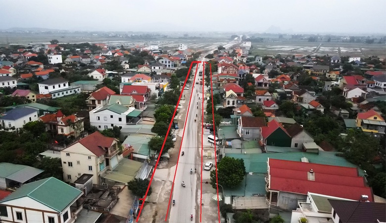 Vướng mặt bằng, nhà thầu thi công QL7 phải cắm biển cảnh báo ở điểm thắt cổ chai - Ảnh 2. Vướng mặt bằng, nhà thầu thi công QL7 phải cắm biển cảnh báo ở điểm thắt cổ chai - Ảnh 2.