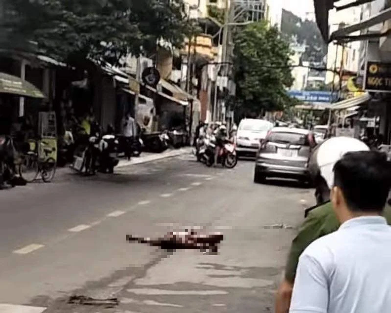 TP.HCM: Người đ&agrave;n &ocirc;ng đuổi ch&eacute;m loạn xạ rồi tự tử - Ảnh 2.