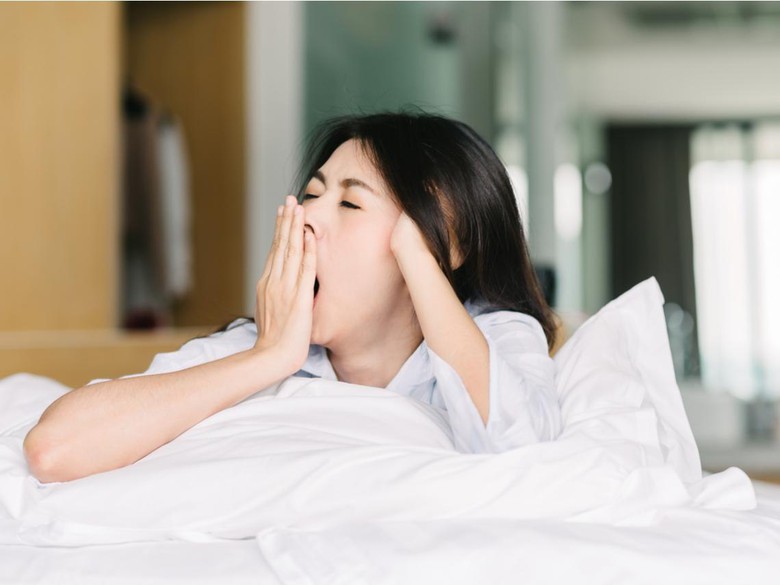 Cổ nh&acirc;n dạy &ldquo;đ&ecirc;m kh&ocirc;ng chải t&oacute;c, s&aacute;ng kh&ocirc;ng kể giấc mơ&rdquo;: Đ&uacute;ng hay sai? - Ảnh 2.