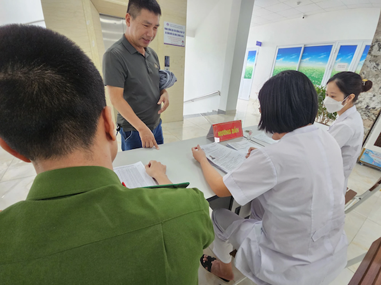 Hải Dương ph&aacute;t hiện 7 t&agrave;i xế kinh doanh vận tải dương t&iacute;nh ma tu&yacute; - Ảnh 1.