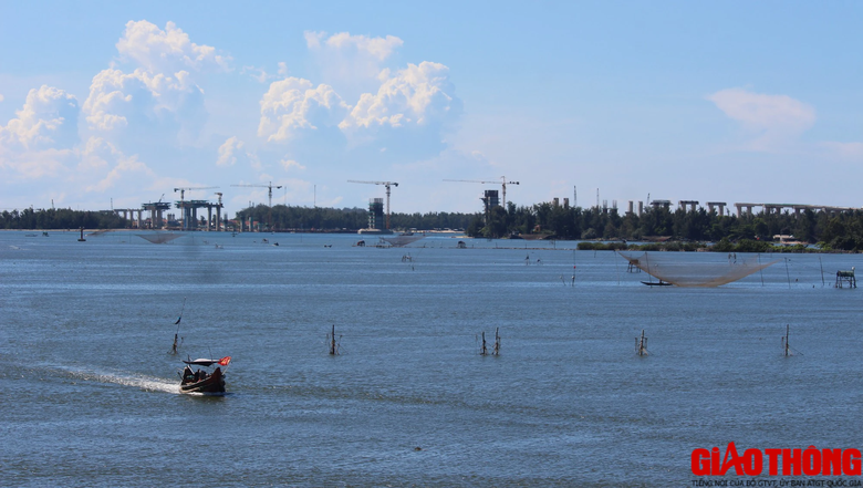 Thừa Thiên Huế: 2.062 tàu thuyền với 11.350 lao động đã vào bờ an toàn - Ảnh 1. Thừa Thiên Huế: 2.062 tàu thuyền với 11.350 lao động đã vào bờ an toàn - Ảnh 1.