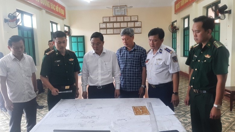 Thất thần ng&oacute;ng tin 12 ngư d&acirc;n Quảng Nam mất t&iacute;ch tr&ecirc;n biển - Ảnh 1.