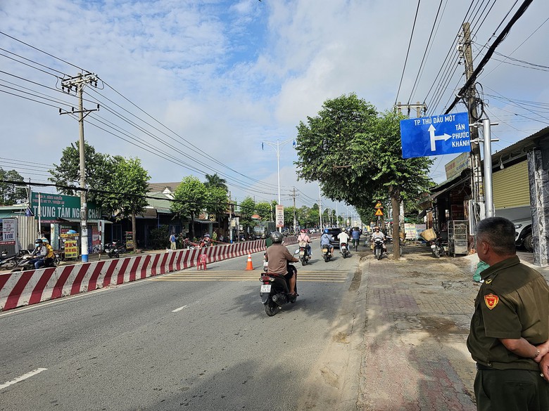 Xe máy tông dải phân cách, 3 thanh niên tử vong - Ảnh 1. Xe máy tông dải phân cách, 3 thanh niên tử vong - Ảnh 1.