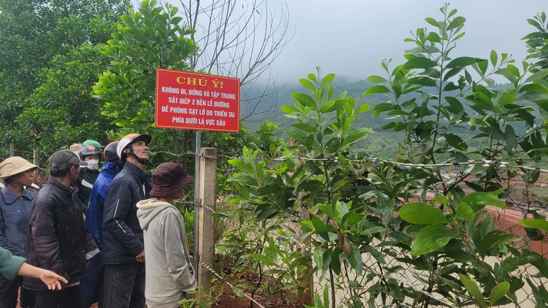 Gia Lai: Dừng hoạt động mỏ đ&aacute; v&igrave; g&acirc;y sạt lở - Ảnh 2.