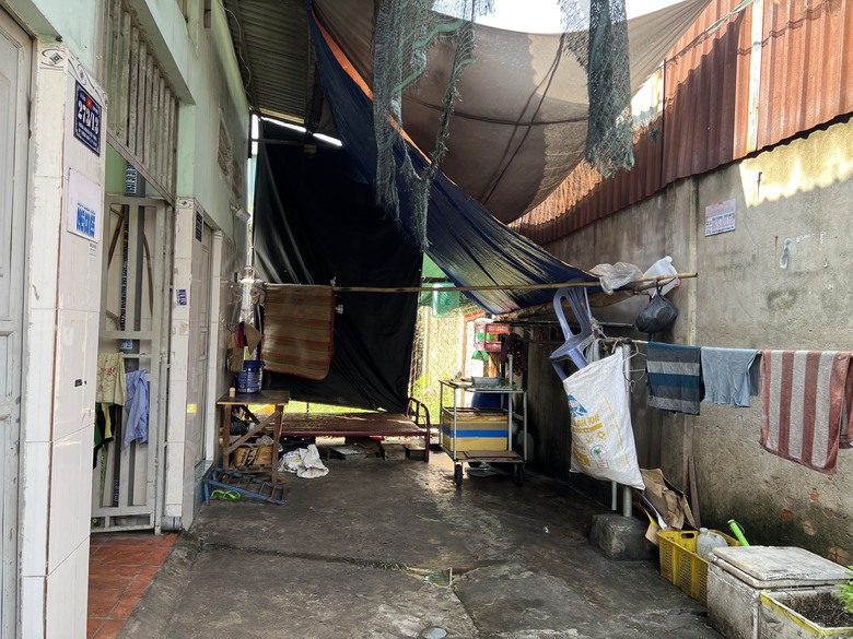 Đang chi&ecirc;n x&ocirc;i g&agrave;, người phụ nữ ng&atilde; &uacute;p mặt v&agrave;o chảo dầu, tử vong thương t&acirc;m - Ảnh 2.