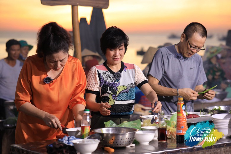 Kh&ocirc;ng chỉ &ocirc;n lại những cảm x&uacute;c thời thanh xu&acirc;n, c&aacute;c nh&acirc;n vật c&ograve;n sẵn s&agrave;ng tham gia trải nghiệm những thử th&aacute;ch, tr&ograve; chơi th&uacute; vị từ đ&oacute; truyền cảm hứng để những người đồng ni&ecirc;n can đảm "vượt qua v&ugrave;ng an to&agrave;n".