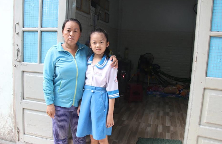 Bi kịch bé gái chịu tang cha mẹ khi chưa đầy tuổi - Ảnh 1. Bi kịch bé gái chịu tang cha mẹ khi chưa đầy tuổi - Ảnh 1.