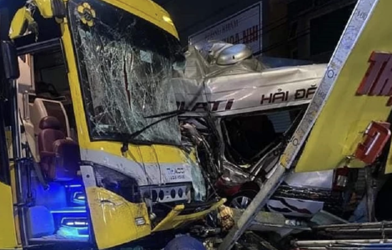 Vụ tai nạn tr&ecirc;n QL20: Khởi tố bị can, bắt tạm giam t&agrave;i xế xe Th&agrave;nh Bưởi - Ảnh 1.