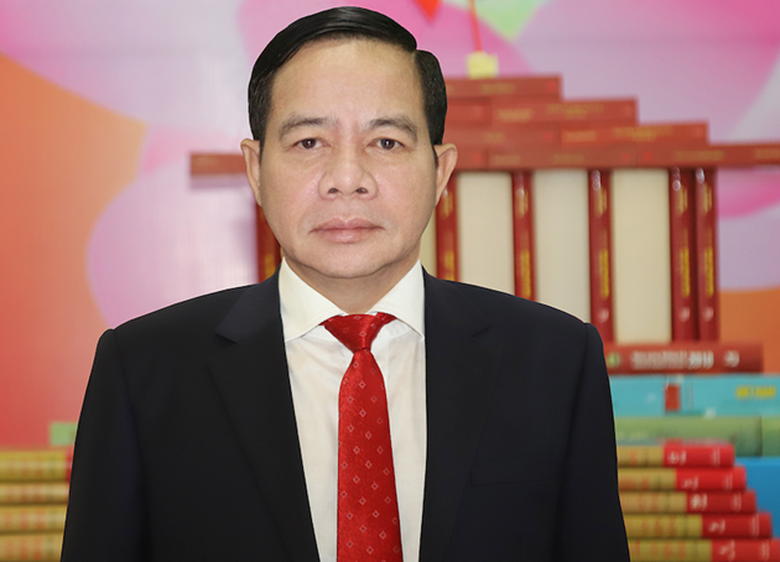 Cho th&ocirc;i chức Ủy vi&ecirc;n Trung ương Đảng kh&oacute;a XIII với &ocirc;ng Điểu K'r&eacute; - Ảnh 1.