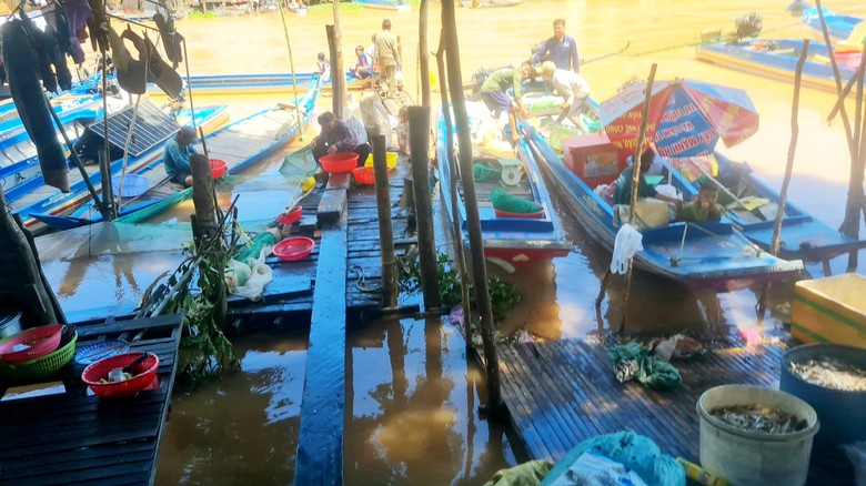 Ch&iacute;nh thức đ&oacute;i lũ, người d&acirc;n đầu nguồn &iacute;t hưởng lợi từ thi&ecirc;n nhi&ecirc;n - Ảnh 6.