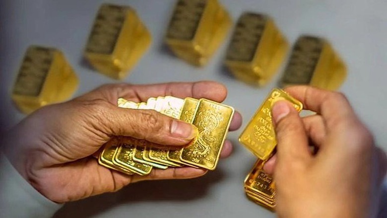 Gi&aacute; v&agrave;ng h&ocirc;m nay 3/10: SJC tăng mạnh trong khi gi&aacute; thế giới rớt thảm   - Ảnh 1.