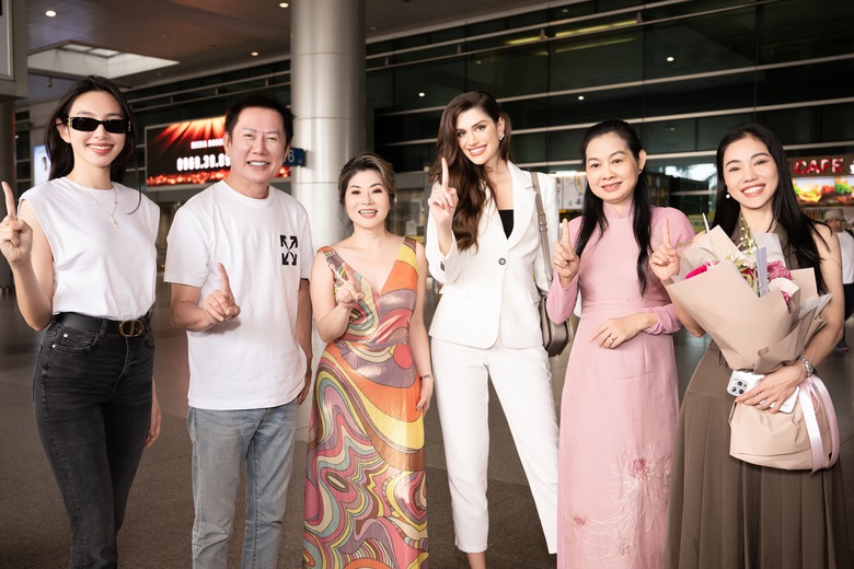 Thuỳ Tiên khí chất, "hơn thua" với nhan sắc Isabella Menin trong một khung hình - Ảnh 10. Thuỳ Tiên khí chất, "hơn thua" với nhan sắc Isabella Menin trong một khung hình - Ảnh 10.