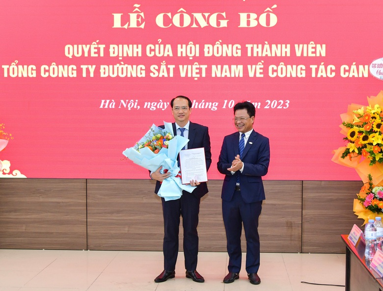 Tổng c&ocirc;ng ty Đường sắt bổ nhiệm hai nh&acirc;n sự cấp cao ban điều h&agrave;nh - Ảnh 2.