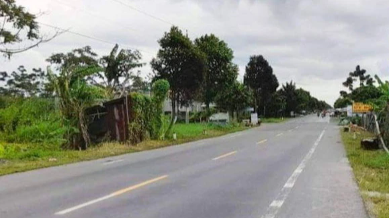 Cần tiền ti&ecirc;u x&agrave;i, 6 thiếu ni&ecirc;n chặn người đi tr&ecirc;n quốc lộ 61C cướp t&agrave;i sản - Ảnh 1.