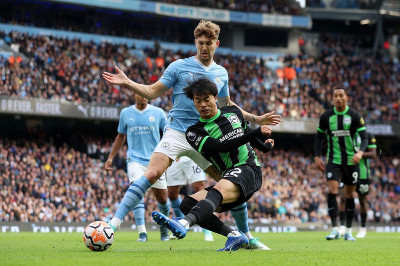 Ngoại hạng Anh: Đ&agrave;n em Messi tỏa s&aacute;ng, Man City chật vật hạ &ldquo;kẻ th&aacute;ch thức&rdquo;  - Ảnh 1.