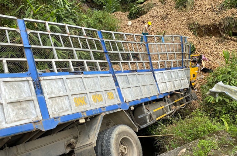 Tin tức tai nạn giao th&ocirc;ng mới nhất ng&agrave;y h&ocirc;m nay 22/10/2023 - Ảnh 2.