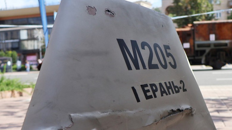 Truyền th&ocirc;ng Nga: Ukraine sử dụng bộ phận thu được từ UAV của Nga để tự chế UAV - Ảnh 1.