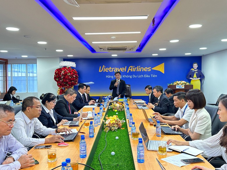 Nguy&ecirc;n Ph&oacute; Thủ tướng Đức gia nhập Vietravel Airlines - Ảnh 3.