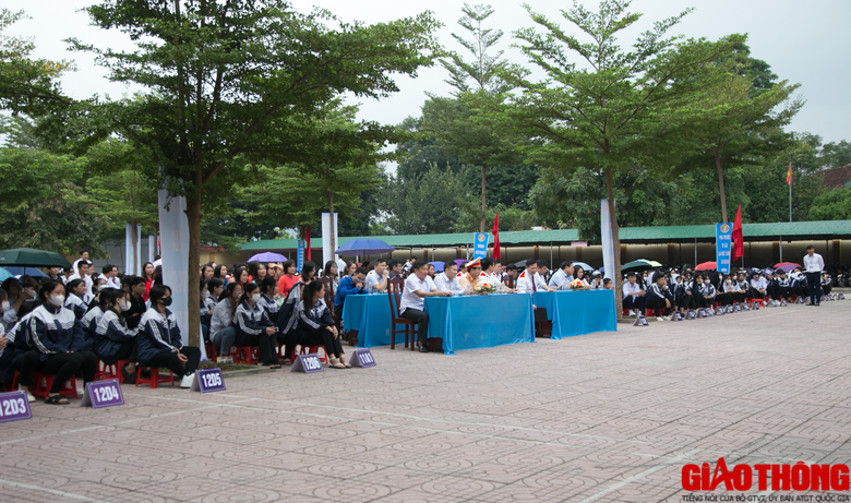 Nghệ An: Phát động cuộc thi tìm hiểu pháp luật về an toàn giao thông - Ảnh 2. Nghệ An: Phát động cuộc thi tìm hiểu pháp luật về an toàn giao thông - Ảnh 2.
