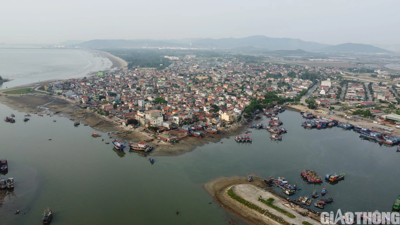 Luồng t&agrave;u ở Lạch Bạng bị bồi lắng - Ảnh 3.