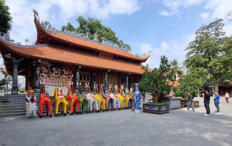 Đặc sắc thực h&agrave;nh t&iacute;n ngưỡng thờ Mẫu Thượng Ng&agrave;n ở Y&ecirc;n B&aacute;i - Ảnh 6.