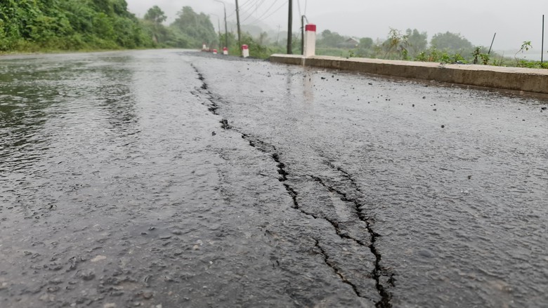 Tỉnh lộ 700 tỷ của Đ&agrave; Nẵng lại chậm c&aacute;n đ&iacute;ch v&igrave; vướng mặt bằng - Ảnh 11.