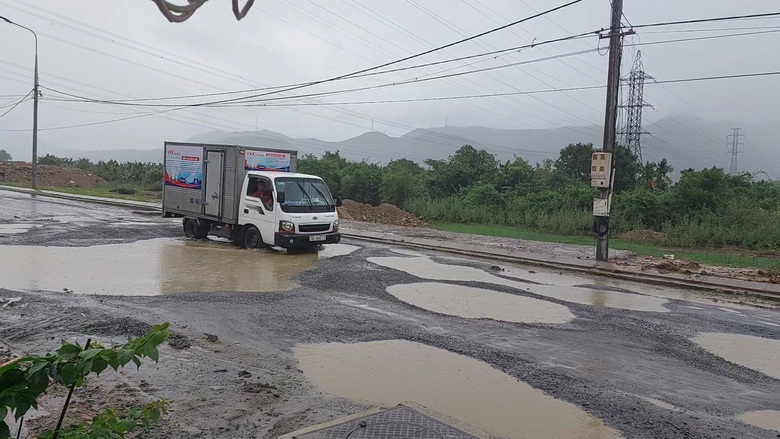 Tỉnh lộ 700 tỷ của Đ&agrave; Nẵng lại chậm c&aacute;n đ&iacute;ch v&igrave; vướng mặt bằng - Ảnh 4.