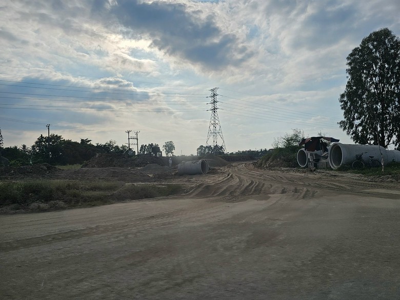 V&igrave; sao dự &aacute;n đường trục Đ&ocirc;ng &ndash; T&acirc;y huyện Kim Th&agrave;nh vẫn chưa GPMB xong - Ảnh 1.