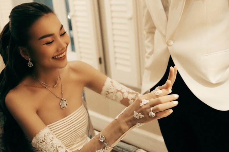 Những mẩu chuyện vui trong lễ cưới siêu mẫu Thanh Hằng - Ảnh 8. Những mẩu chuyện vui trong lễ cưới siêu mẫu Thanh Hằng - Ảnh 8.