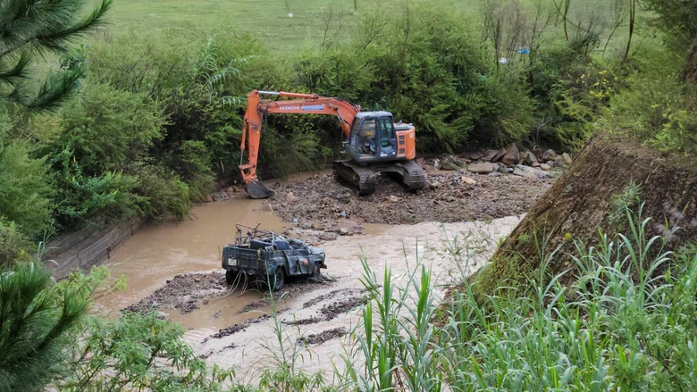 Vụ nước lũ cuốn tr&ocirc;i du kh&aacute;ch nước ngo&agrave;i, cả 4 nạn nh&acirc;n đ&atilde; tử vong - Ảnh 2.