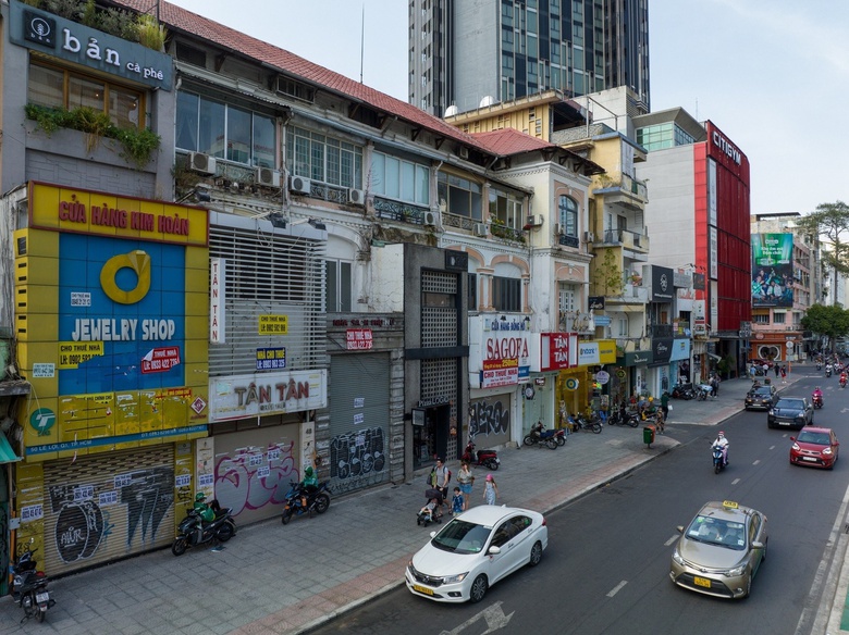 Bao giờ trồng c&acirc;y đường L&ecirc; Lợi, x&acirc;y quảng trường, b&atilde;i xe th&ocirc;ng minh ở TP.HCM? - Ảnh 1.