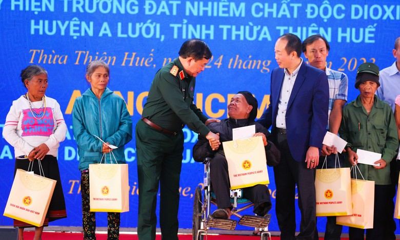 Ho&agrave;n th&agrave;nh xử l&yacute; đất nhiễm dioxin tại s&acirc;n bay A So - Ảnh 1.