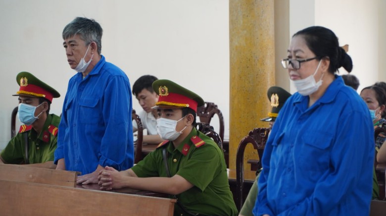 Tr&ugrave;m bu&ocirc;n lậu Mười Tường được sự tiếp tay của cựu cảnh s&aacute;t ở An Giang bị đưa ra x&eacute;t xử - Ảnh 1.