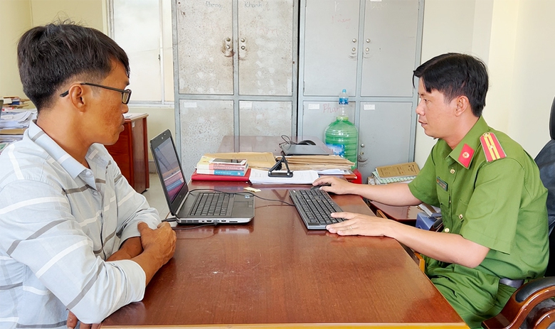 Bắt đối tượng chiếm đoạt t&agrave;i sản rồi thay họ, t&ecirc;n để trốn lệnh truy n&atilde; 11 năm ở An Giang - Ảnh 1.