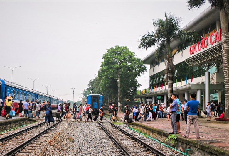 Đường sắt tăng nhiều t&agrave;u du lịch Sapa - Ảnh 1.