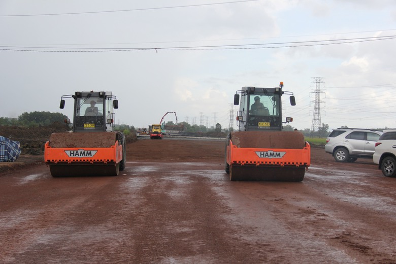 Th&uacute;c tiến độ cao tốc Bến Lức - Long Th&agrave;nh - Ảnh 2.