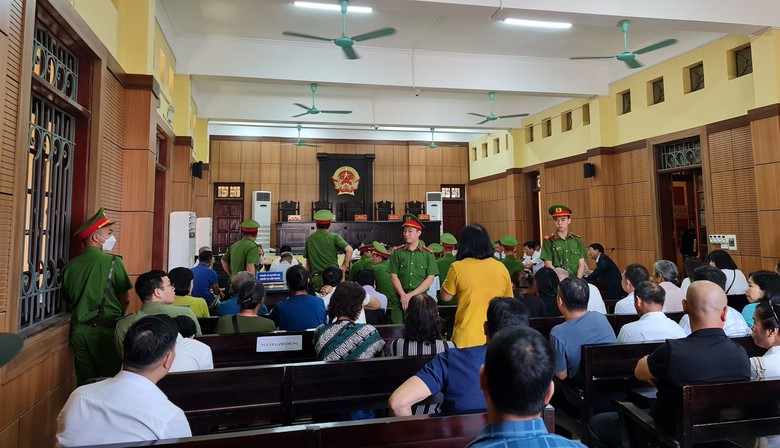 Tiếp tục ho&atilde;n x&eacute;t xử vụ &aacute;n &ocirc;ng Đinh Tiến H&ugrave;ng - nguy&ecirc;n Ph&oacute; B&iacute; thư Tỉnh đo&agrave;n Y&ecirc;n B&aacute;i - Ảnh 1.