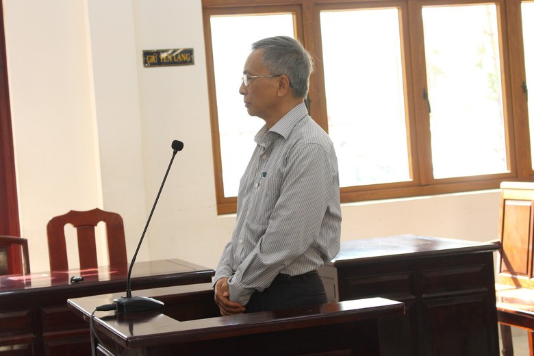 Ho&atilde;n phi&ecirc;n t&ograve;a x&eacute;t xử cựu Gi&aacute;m đốc Ng&acirc;n h&agrave;ng Nh&agrave; nước chi nh&aacute;nh tỉnh Đồng Nai - Ảnh 1.