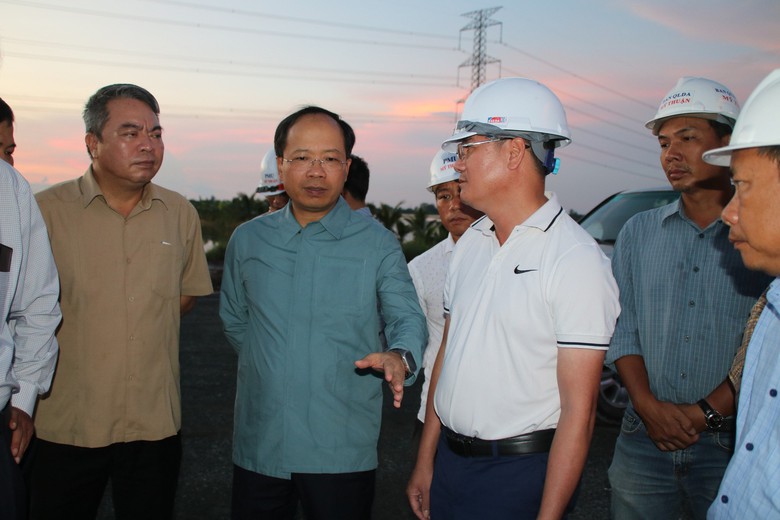 Thứ trưởng Bộ GTVT: Cao tốc Mỹ Thuận - Cần Thơ phải thi c&ocirc;ng nhanh, đảm bảo chất lượng - Ảnh 1.