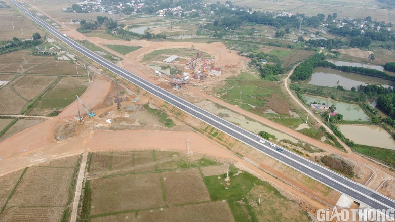 Hai n&uacute;t giao tr&ecirc;n cao tốc Mai Sơn - QL45 chưa thể khai th&aacute;c - Ảnh 5.
