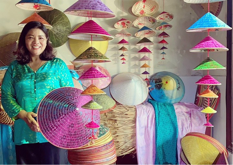 &ldquo;Đại sứ n&oacute;n&rdquo; l&agrave;ng Chu&ocirc;ng mở đường ra thế giới - Ảnh 1.