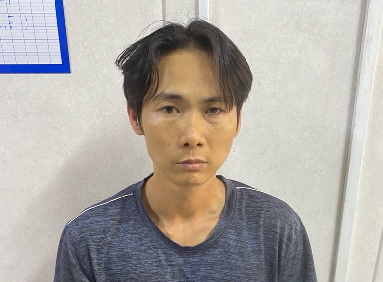 Truy bắt nhanh đối tượng ph&oacute;ng hỏa đốt nh&agrave;, định giết người - Ảnh 1.