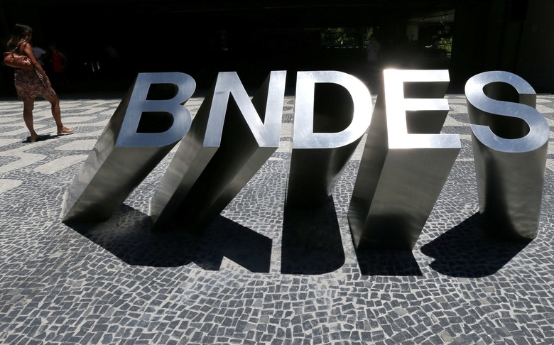 "Đ&ograve;i tiền, dọa cắt điện" nước chủ chốt BRICS, người Trung Quốc đ&uacute;ng hay sai? - Ảnh 5.