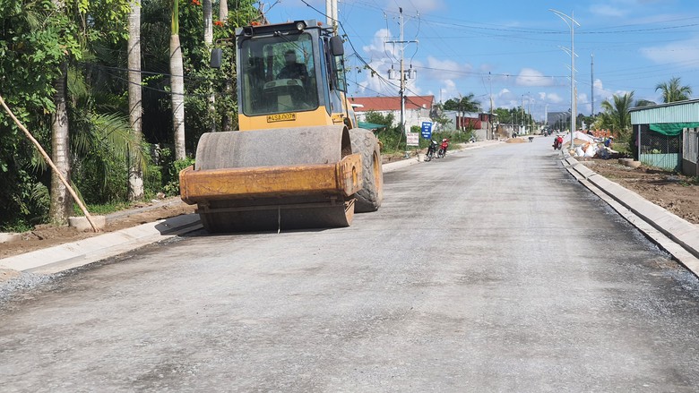 Khẩn trương ho&agrave;n th&agrave;nh tuyến đường L&ograve; R&egrave;n ở Bạc Li&ecirc;u - Ảnh 2.