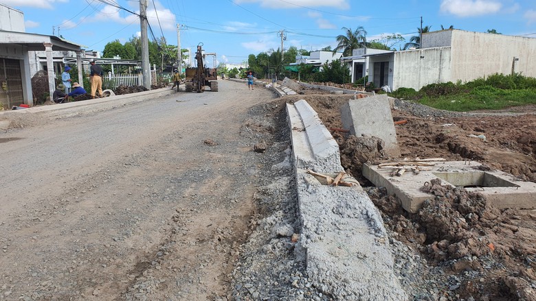 Khẩn trương ho&agrave;n th&agrave;nh tuyến đường L&ograve; R&egrave;n ở Bạc Li&ecirc;u - Ảnh 4.