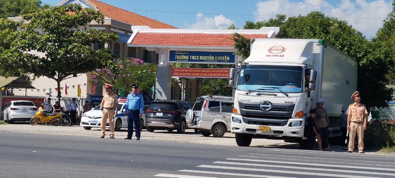 Kh&aacute;nh Ho&agrave;: Tai nạn giao th&ocirc;ng đặc biệt nghi&ecirc;m trọng khiến 3 người tử vong tại chỗ - Ảnh 2.